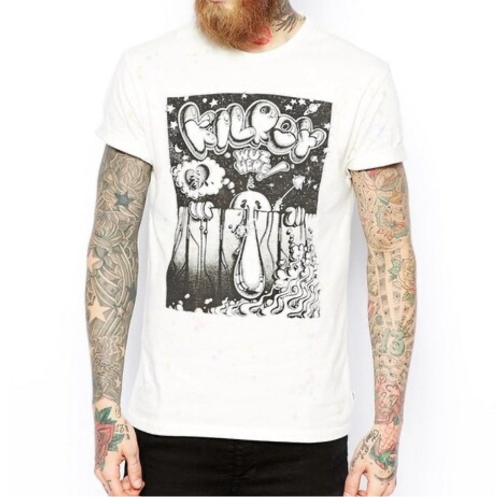 Levi’s x KILROY T-shirt in Cream with Black Design Size Large